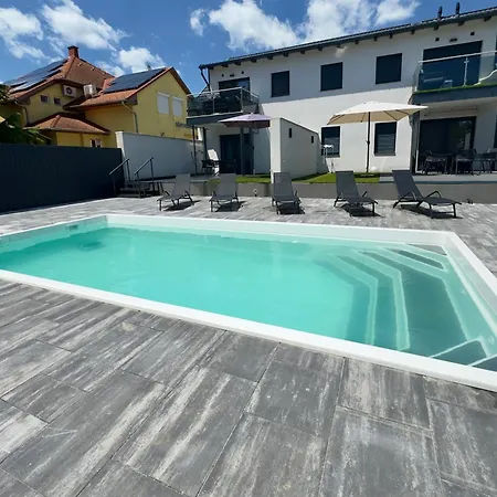 Bala-home & Pool Apartmán *