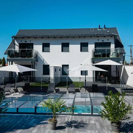 Bala-home & Pool Balatonboglar